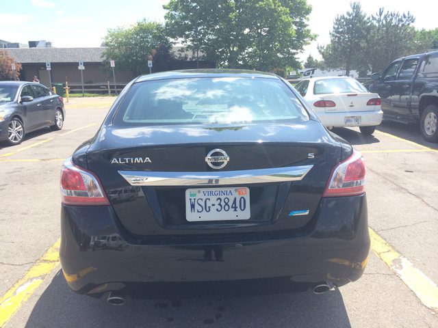 Nissan Altima L33 Rear View (นิสสันอัลติม่า L33 ด้านหลัง)