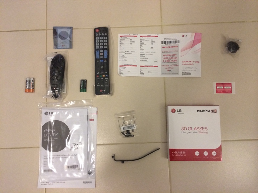 LG-SmartTV-32LB650T-webOS-Component-Inside-Bag