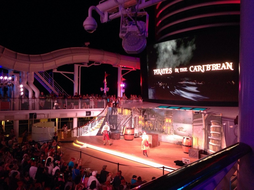 Disney-Cruise-Dream-Pirate-Night-Party1