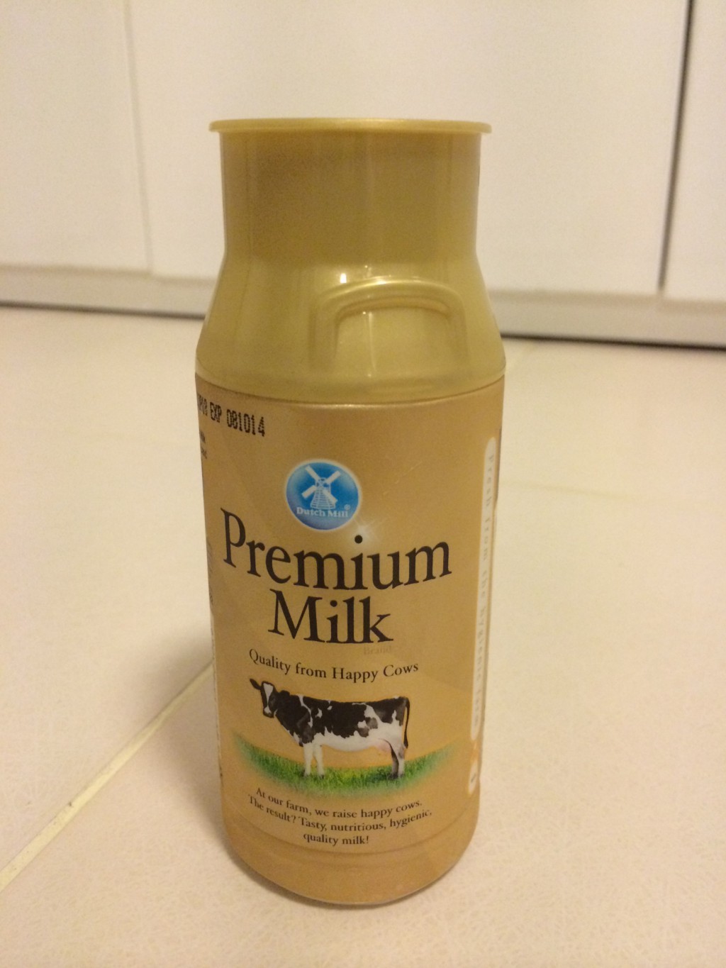 dutch-mill-premium-milk-bottle-front