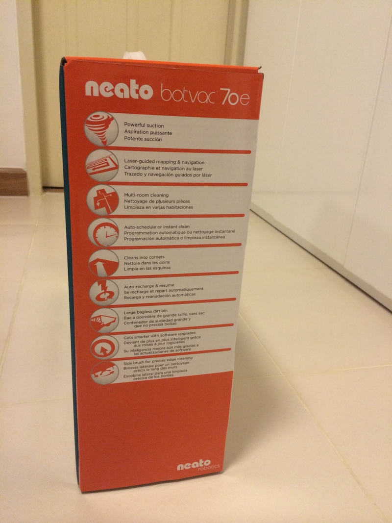 neato-botvac-70e-box-right