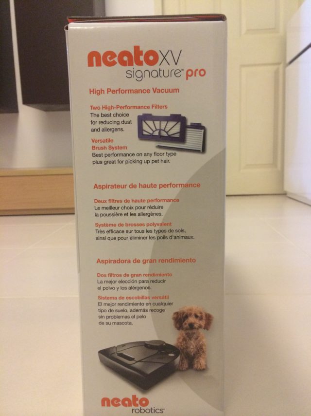 Neato XV Signature Pro Box Left