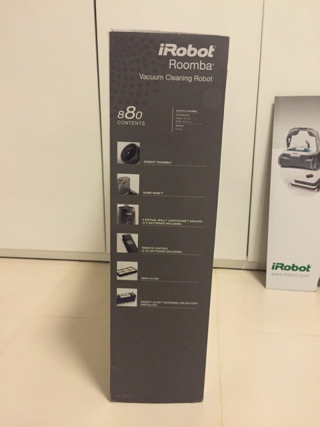 iRobot Roomba 880 Box Left