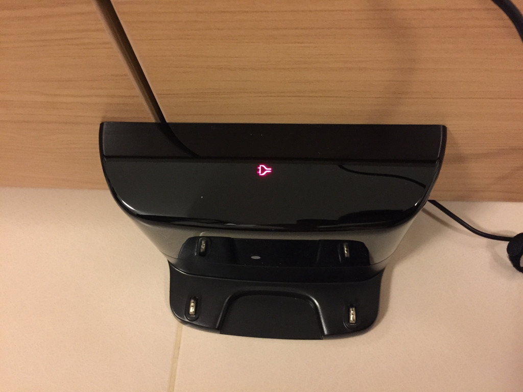 samsung-powerbot-vr9000-charger-station-plugged