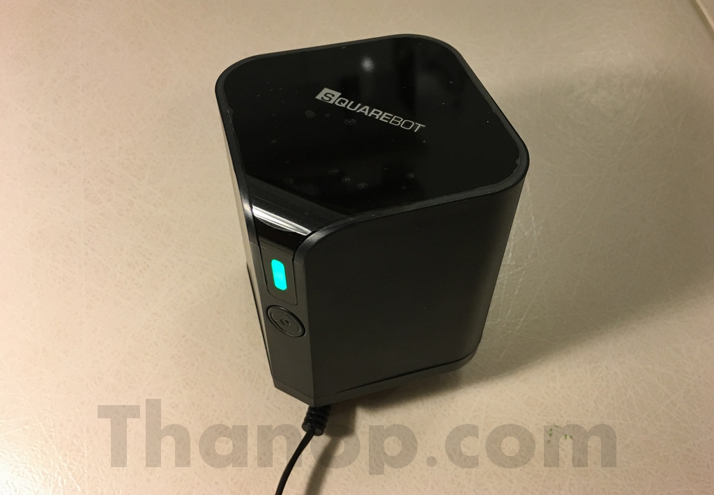 squarebot-gps-navigation-cube-charging