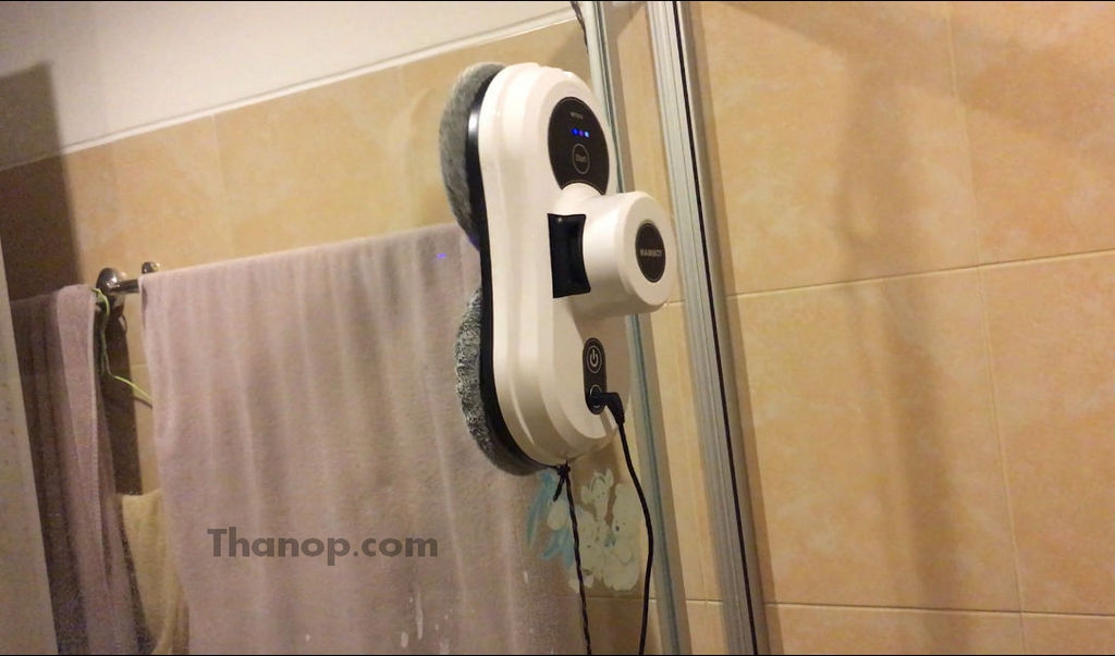 glassbot-w110s-working-with-shower-door