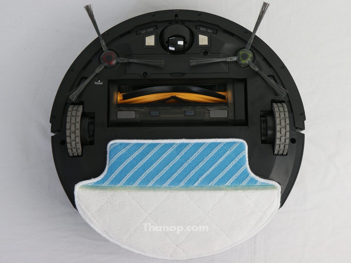 ecovacs-deebot-r95-water-tank-reservoir-installed