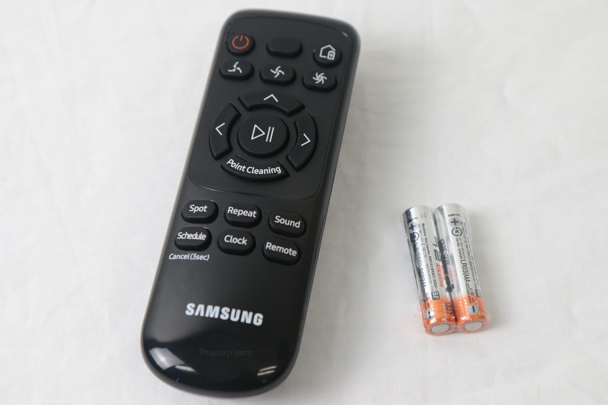 samsung-powerbot-vr7000-remote-control-and-battery