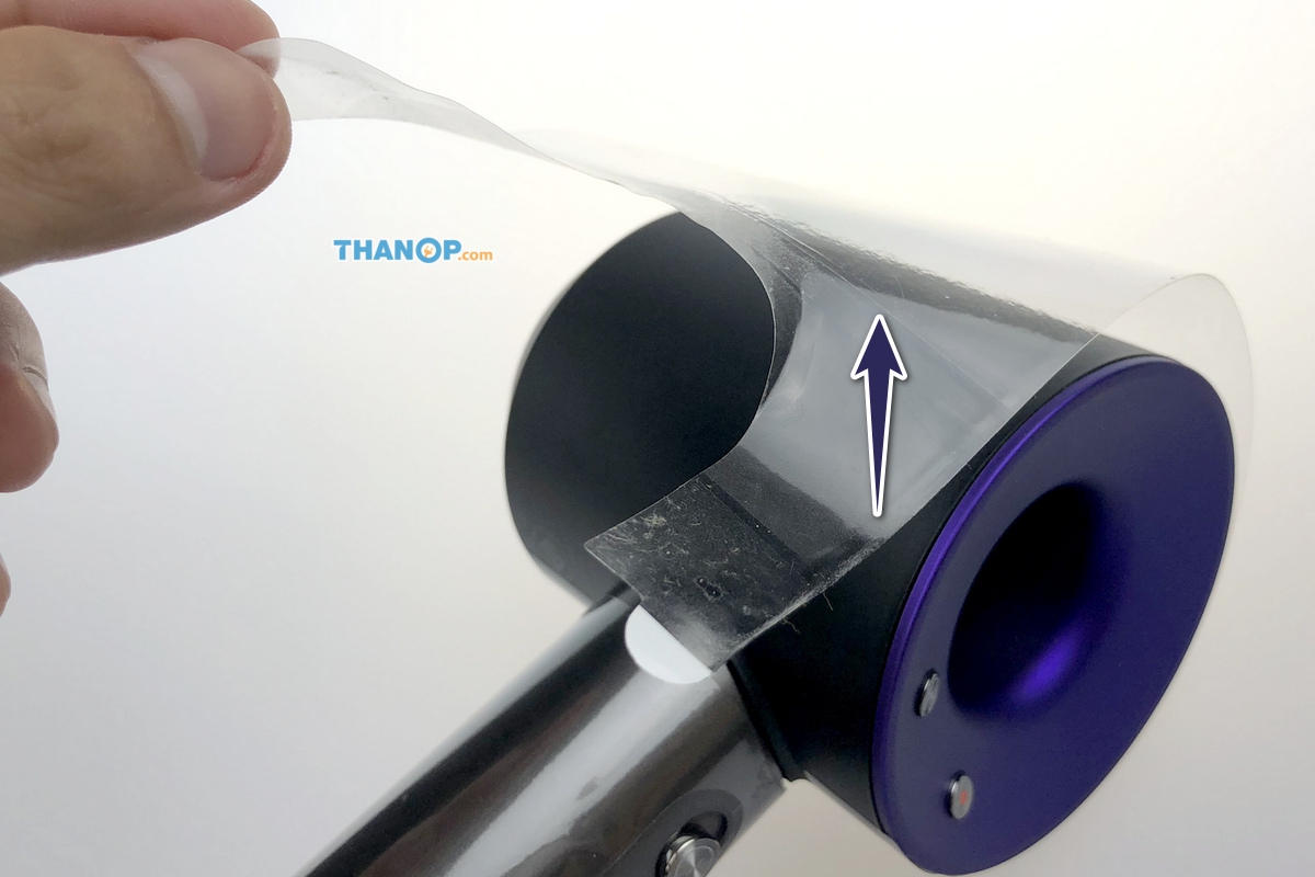 dyson-supersonic-top-protection-removing