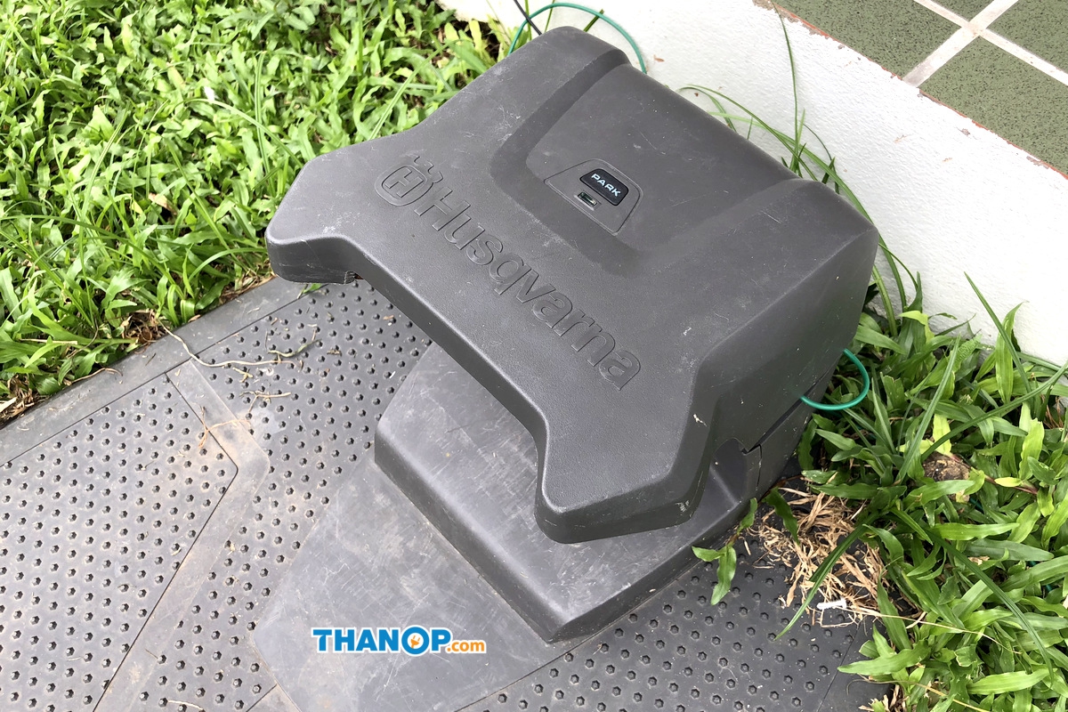 robot-lawn-mower-charge-base-top-cover