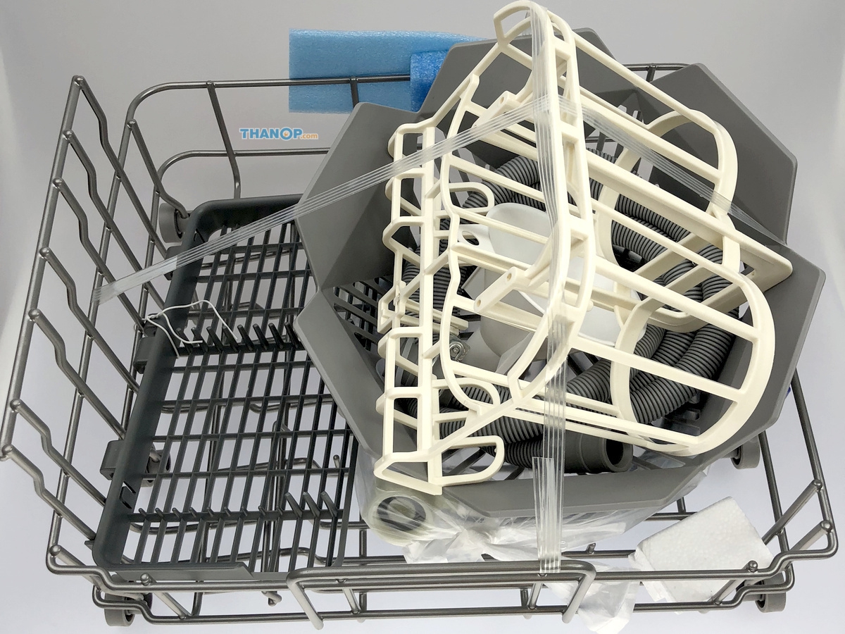 mister-robot-home-dishwasher-accessory-set-front