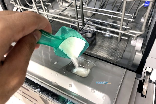 Mister Robot Home Dishwasher Detergent Adding