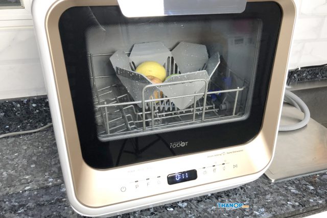 Mister Robot Home Dishwasher Washing Fruit