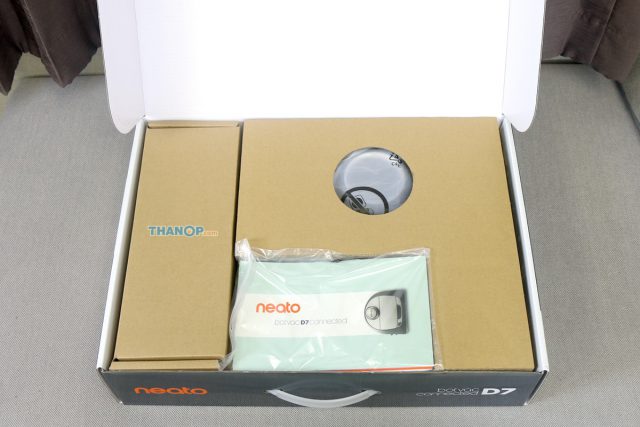 Neato Botvac D7 Connected Box Unpacked with Cover
