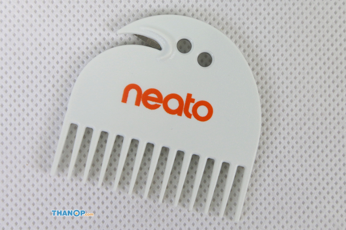 neato-botvac-d7-connected-cleaning-tool