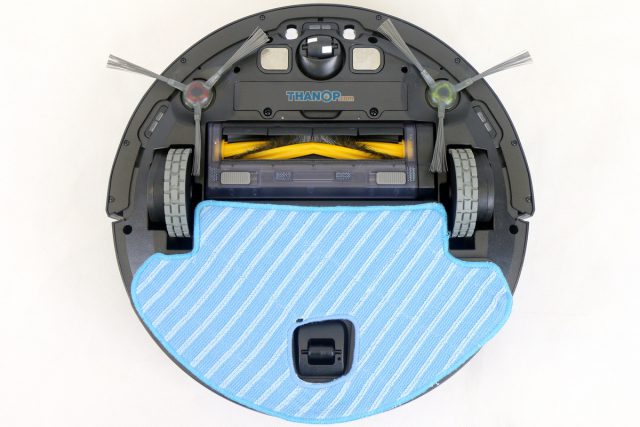 ECOVACS DEEBOT OZMO 930 Microfiber Cloth and Plate Installed