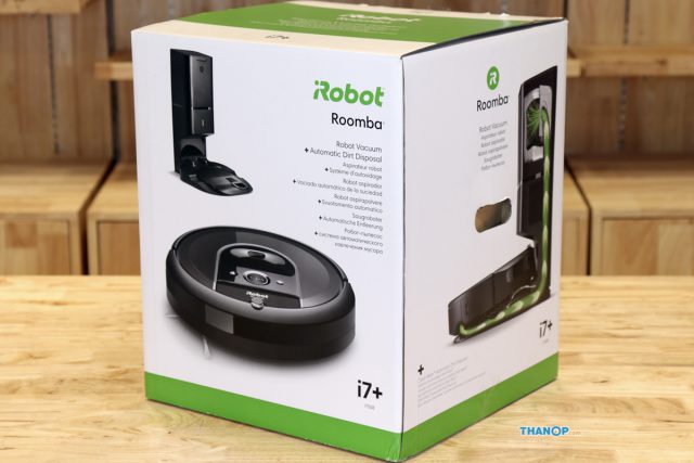 iRobot Roomba i7 Plus Box