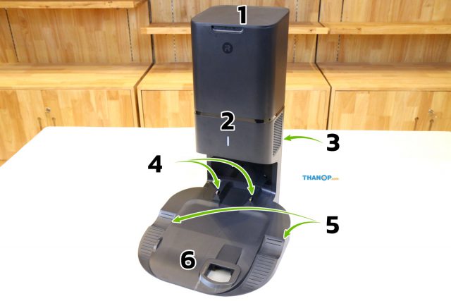 iRobot Roomba i7 Plus Component Clean Base