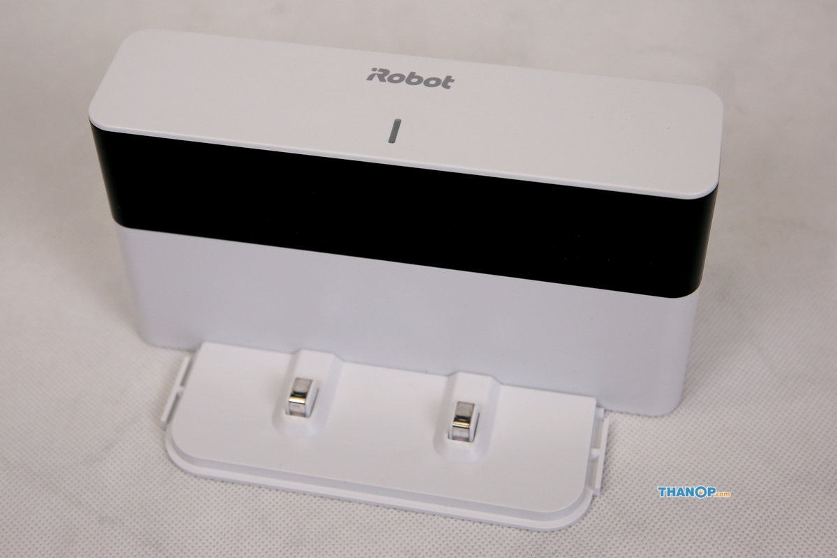 irobot-braava-jet-m6-charge-base