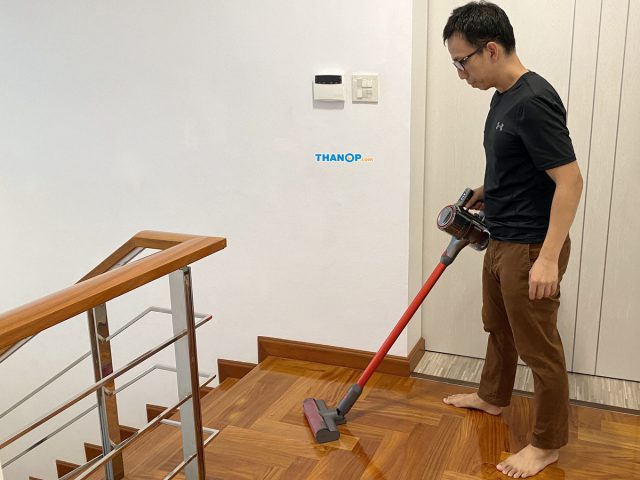 Roborock H6 Cleaning Parquet Floor 2