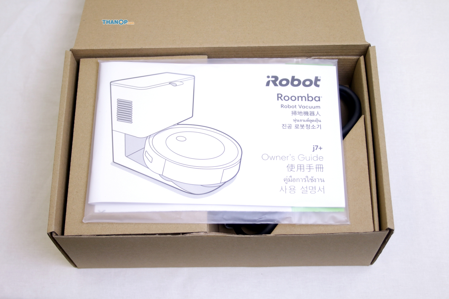 irobot-roomba-j7-plus-accessory-box-unpacked