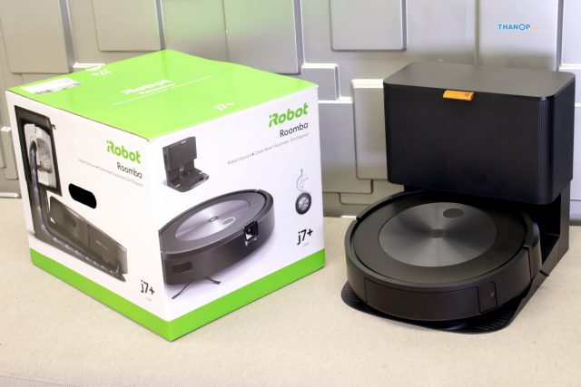 iRobot Roomba j7 Plus and Box