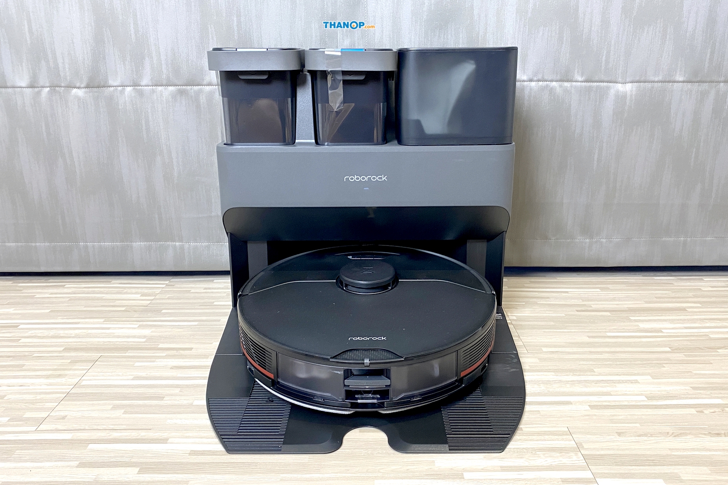 roborock-s7-maxv-ultra-docked